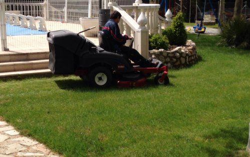 Con nuestro servicio de jardinería, usted dejará en manos de profesionales el mantenimiento y la conservación de sus parques, jardines y zonas verdes